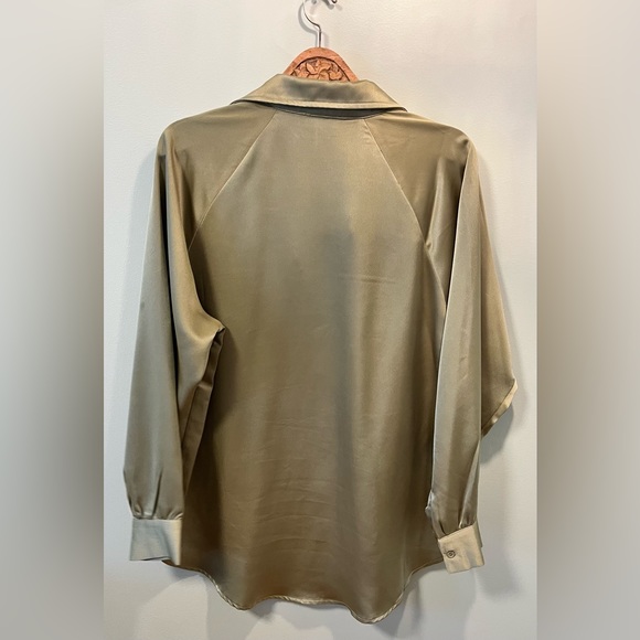 Super-soft Silk button up shirt - Picture 3 of 7